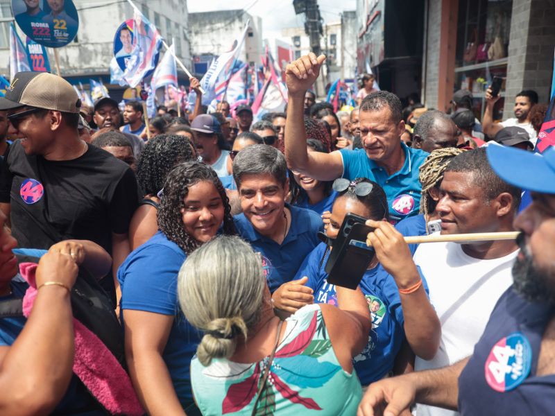 Onda azul toma conta das ruas de Valença em grande caminhada com ACM Neto, Zé Cocá, Coronel e João Roma — imagem 4